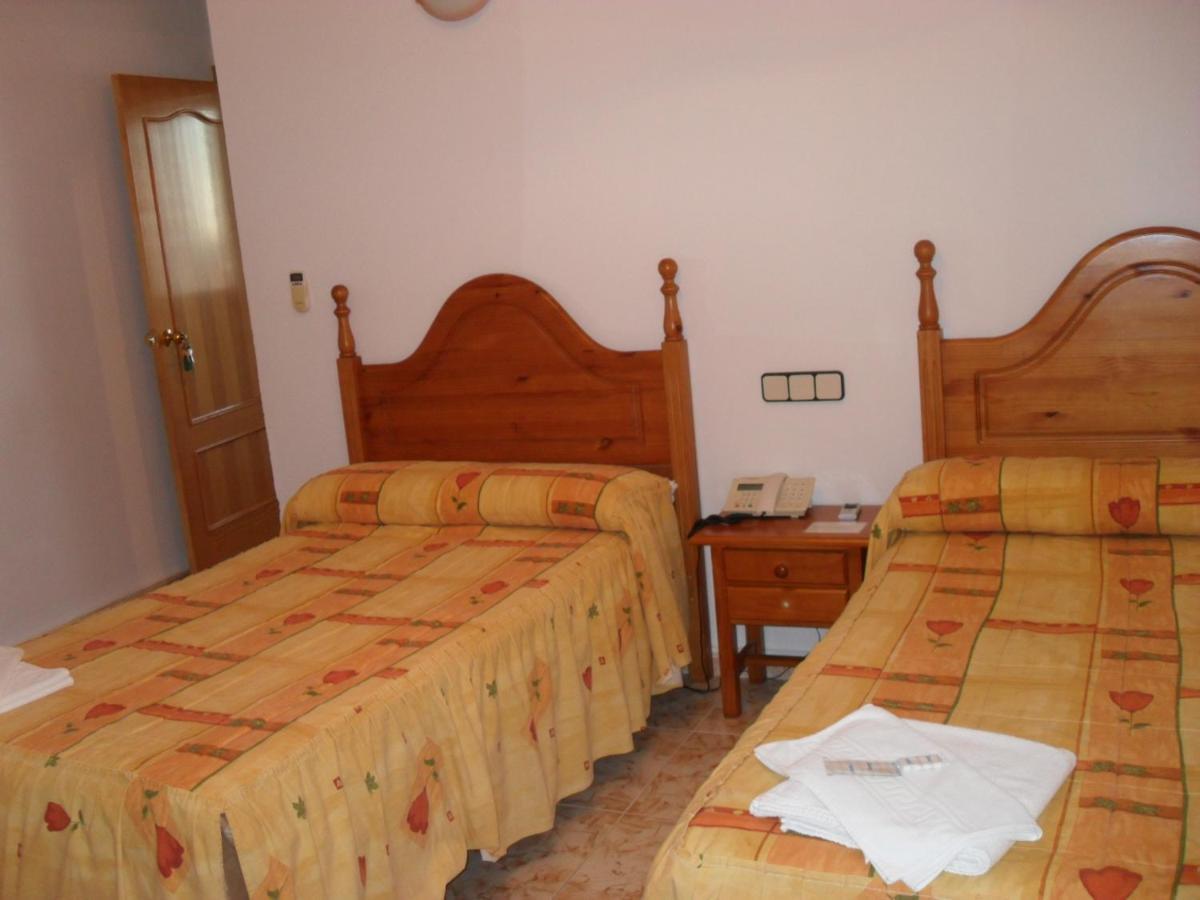Hostal La Paz Ossa de Montiel Værelse billede